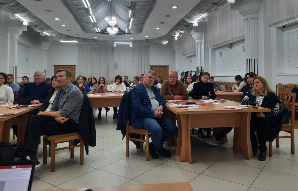 Programul de formare de bază pentru consilierii agricoli 4 471598752 122129272958564674 70406738419730107 n