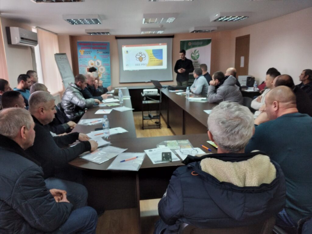 La Leova, a avut loc un seminar dedicat dezvoltării sectorului apicol. 6 473449124 122134027574564674 2492017803426136807 n