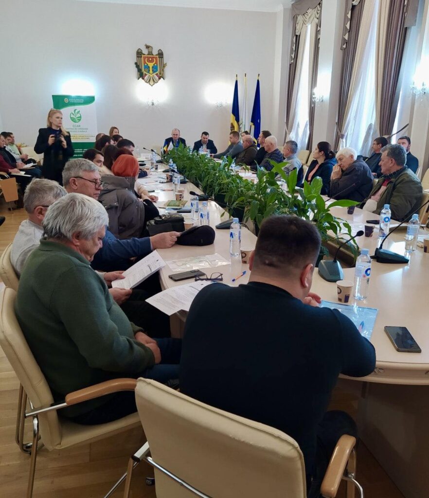 Ieri, la Chișinău a fost organizat un seminar dedicat producătorilor agricoli, având ca temă „Producerea materialului săditor horticol devirozat conform cerințelor UE”. 2 473592281 122133544256564674 5462294102321228542 n