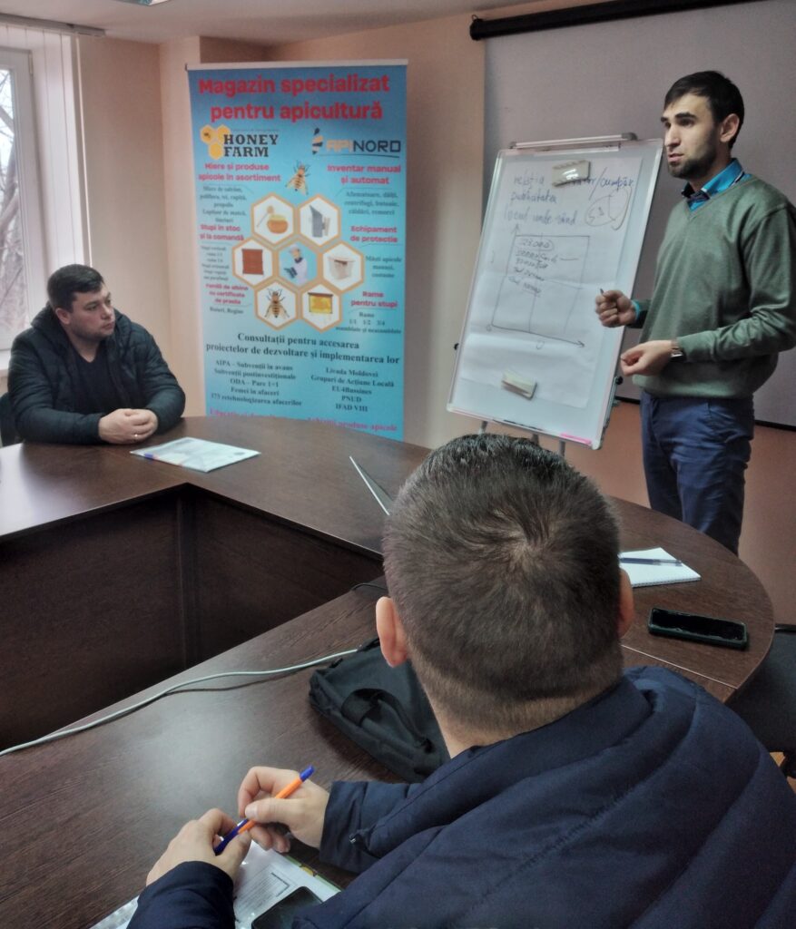 La Leova, a avut loc un seminar dedicat dezvoltării sectorului apicol. 7 474024879 122134028186564674 7063986320864941985 n