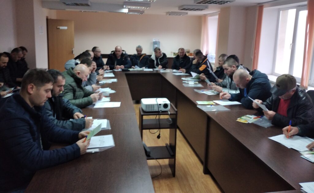 La Leova, a avut loc un seminar dedicat dezvoltării sectorului apicol. 8 474444728 122134027748564674 2852993080332867209 n