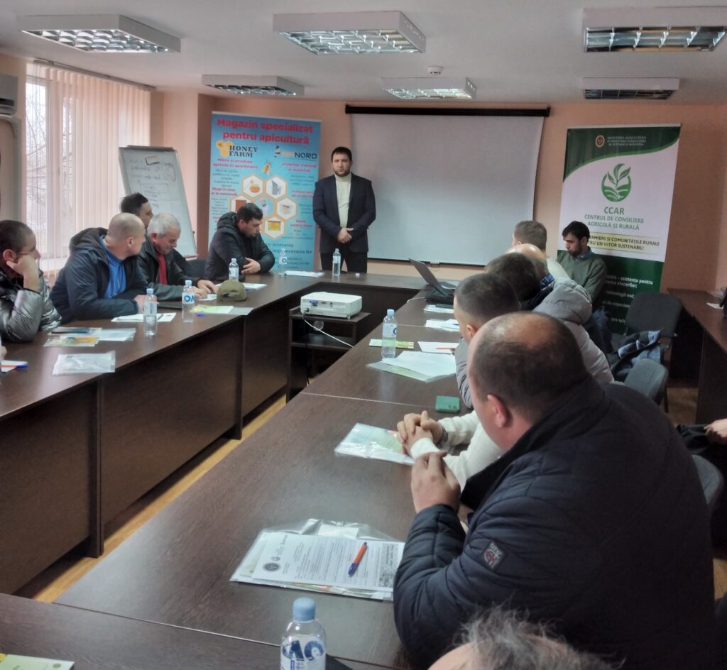 La Leova, a avut loc un seminar dedicat dezvoltării sectorului apicol. 9 474460555 122134027796564674 7281358793279818623 n