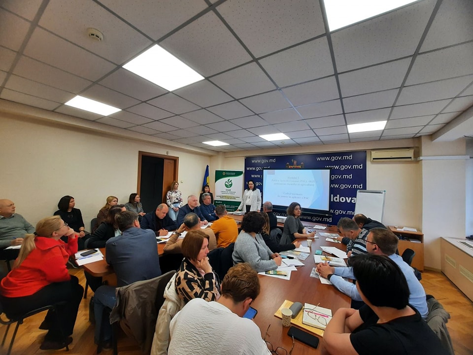 Programul de instruire de bază pentru consilierii agricoli 1 497906815 122160949904564674 1941250324475778091 n