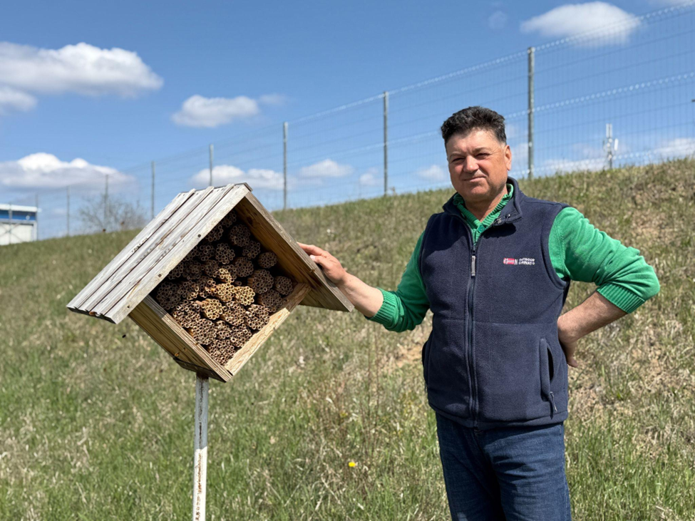 Iurie Dodon: „La 3–4°C și vânt, albina zidar lucrează. Acolo unde albina meliferă se oprește, noi avem polenizare” 1 image